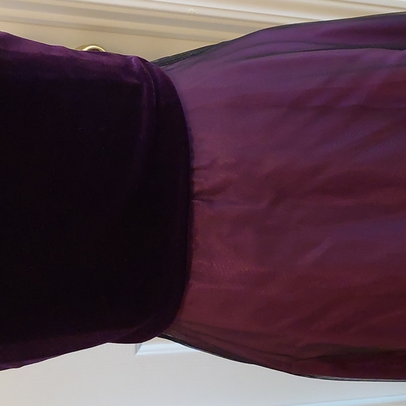 Jessica Howard Velvet and Satin Evening dress with jacket - Picture 7 of 10